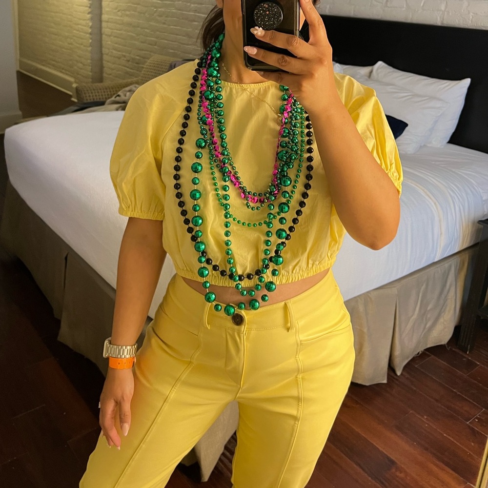 Women's Slim Fit Puff Short Sleeve Top - A New Day™
Yellow Medium